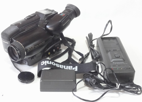 ジャンク譲渡コーナー ＞ Panasonic NV-3CCD1 S-VHS-Cビデオカメラ 